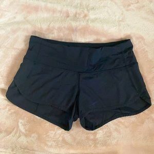 Lululemon black Speed Up Shorts size 4, 2.5 in.